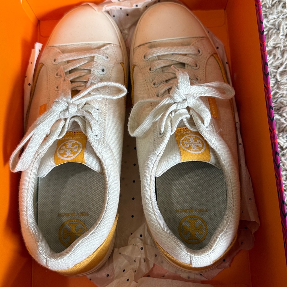 Tory Burch ivory canvas curry yellow classic court shoes Size 8.5